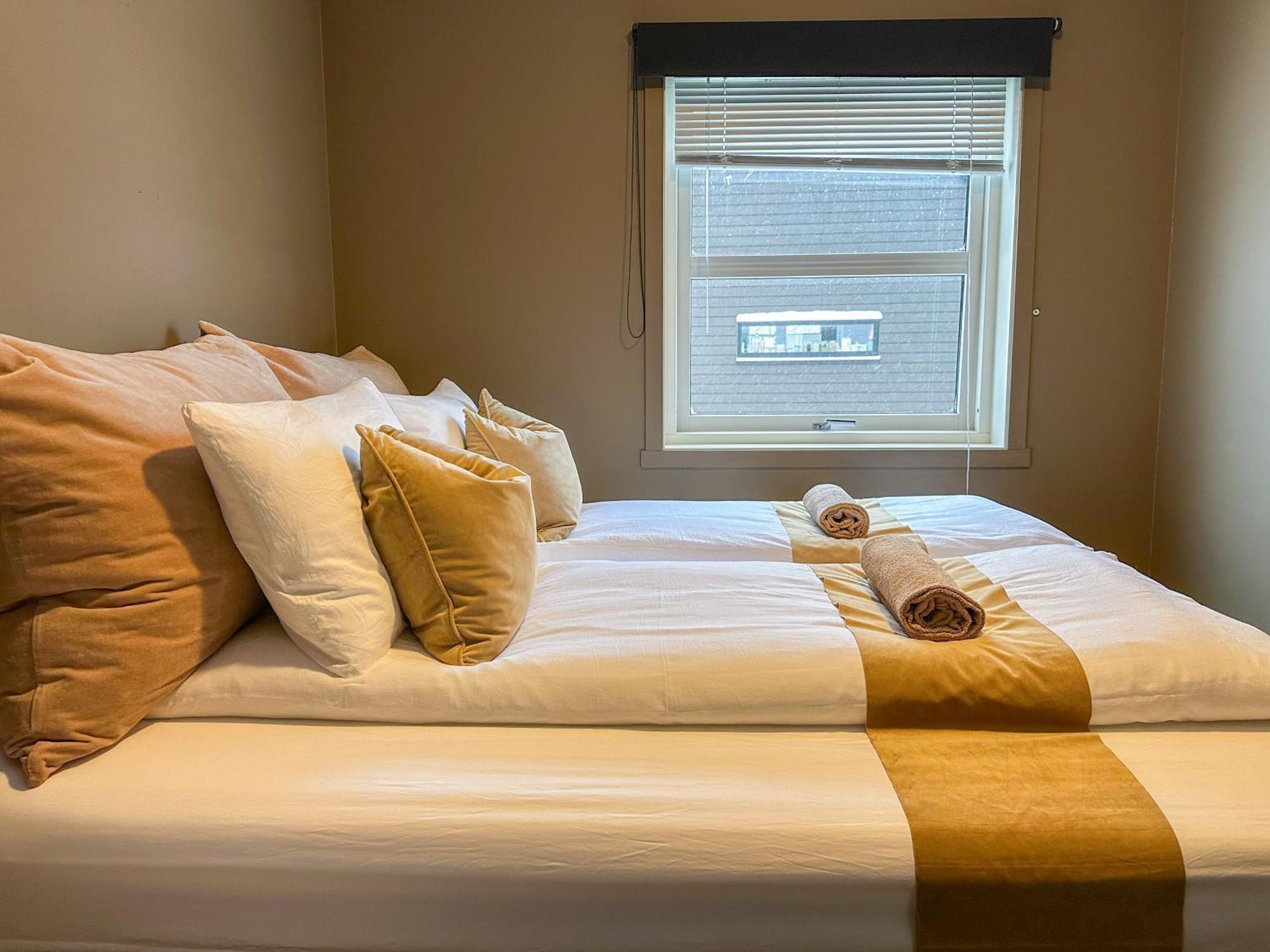 For Groups & Families - Free Parking & Near Attractions Appartement Tromsø Buitenkant foto